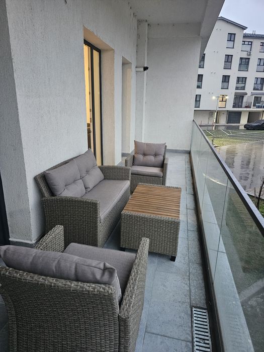 Inchiriez apartament cu 2 camere cu loc de parcare