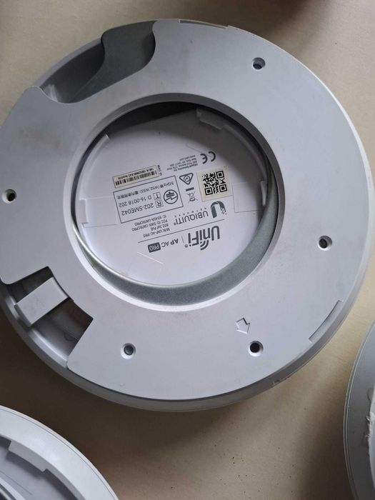 Acces Point UniFi UAP-AC-PRO/UAP-AC-LR + Cloud Key
