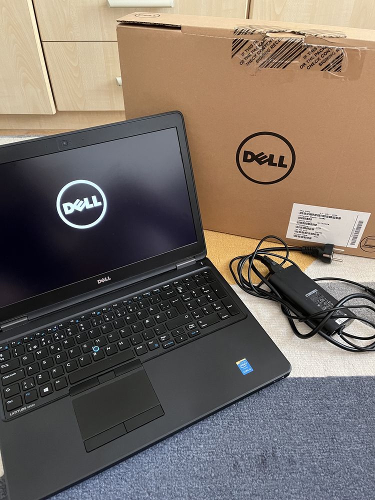 Лаптоп Dell Latitude E5550