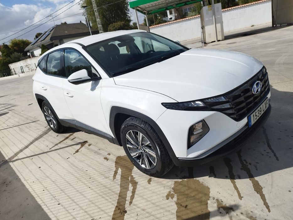Hyundai Tucson Hyundai Tucson 1.6 Diesel 150CP 2WD – 17.500€  Detalii generale: 	•	An