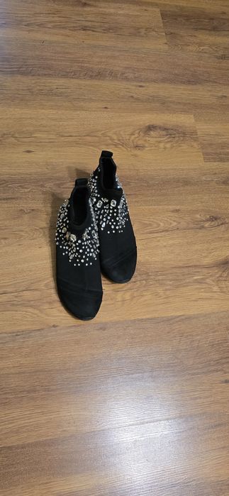 Дамски сникърси , естествена кожа с камъни / звезди