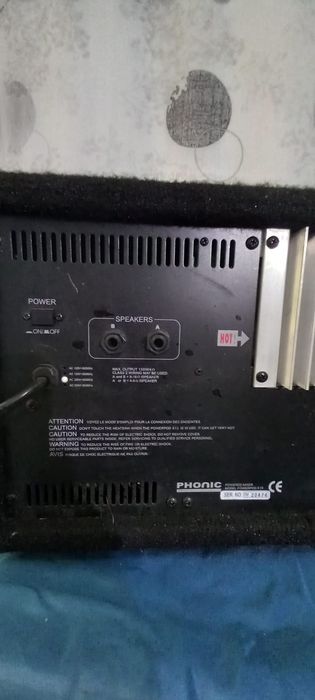 Mixer activ Phonic/ mixer amplificat