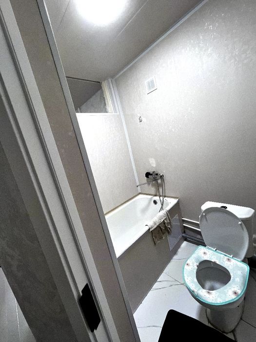 Срочна продаеся квартира в чиланзар 24 1*2/3/4 балкон 2х6