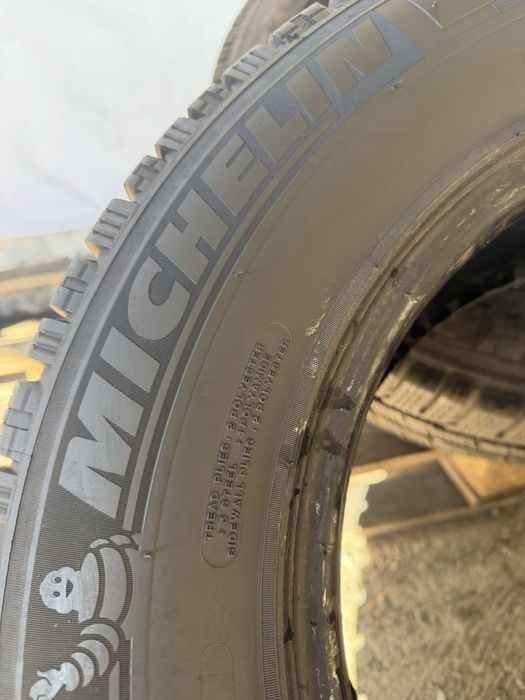 235/65/16c за бус 12PR Michelin 2бр дот22