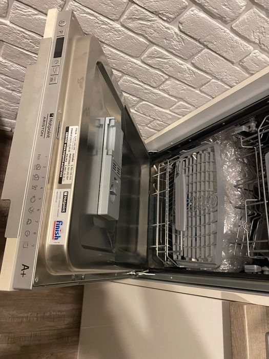 Встраиваемая компактная посудомоечная машина Electrolux LSTF 9M117