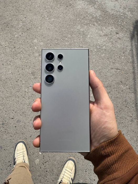 S24 ultra holati yaxshi.