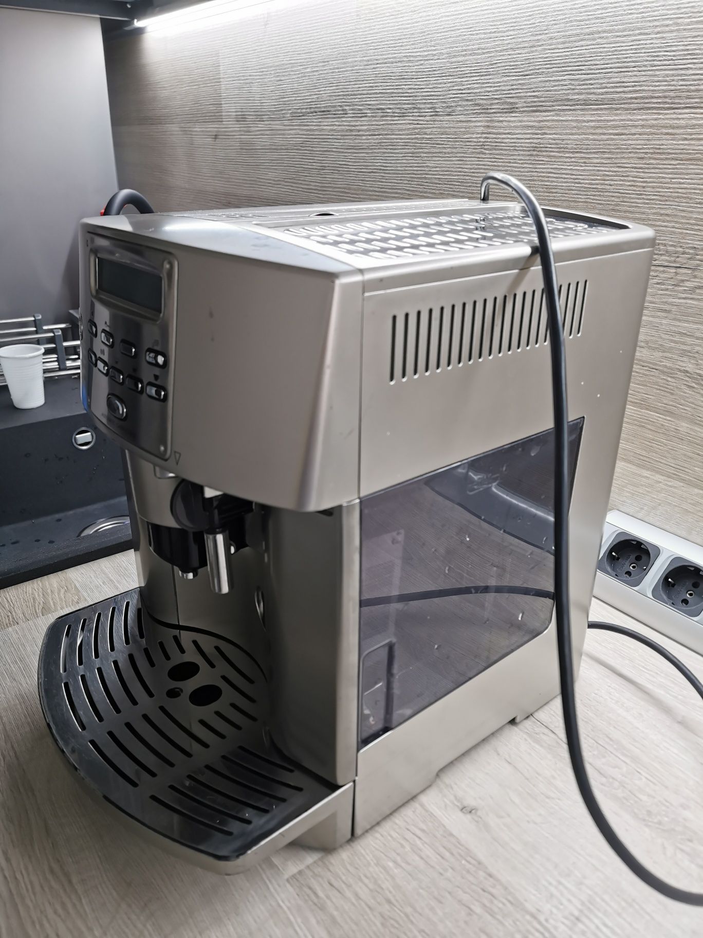 Aparat cafea delonghi magnifica