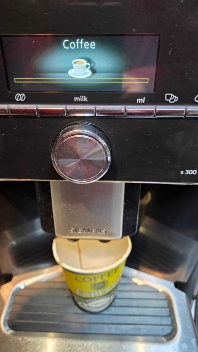 Siemens EQ9  s300 – Espressor automat 11 rețete – Sistem iAroma Inox