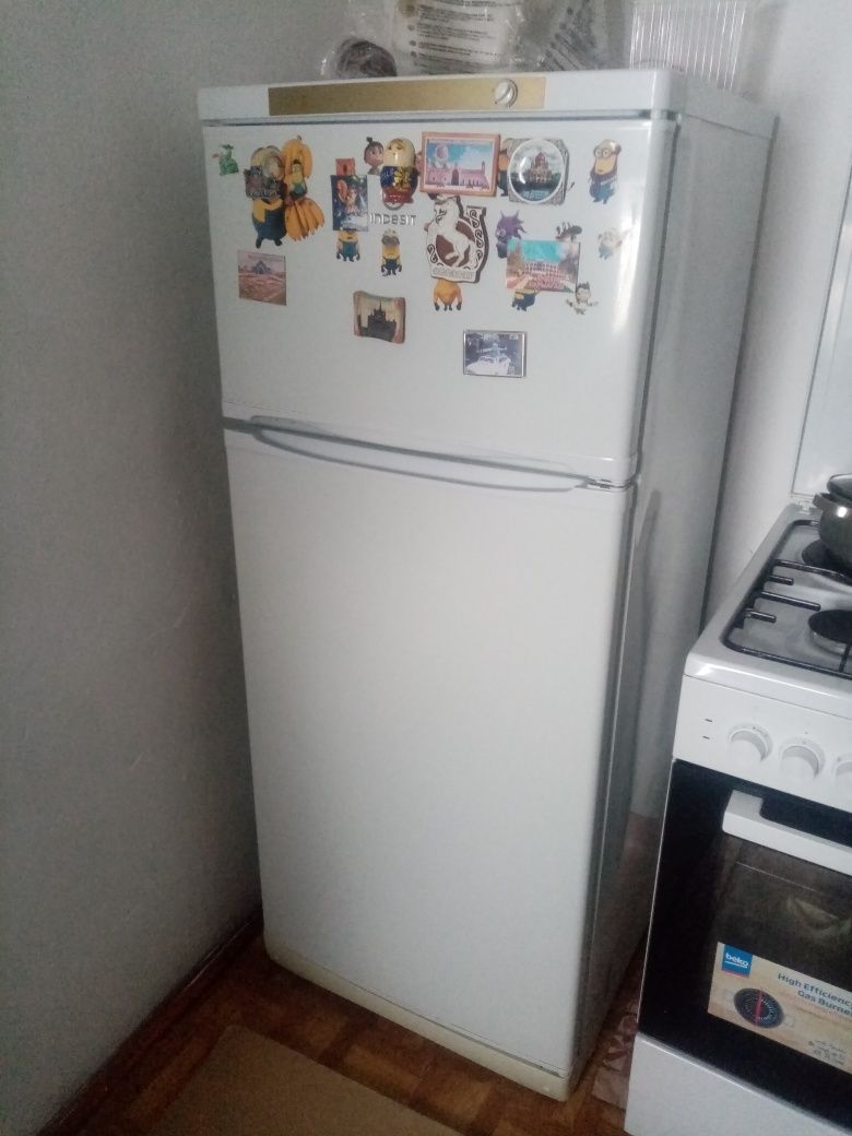 Продаётся холодильник Индезит