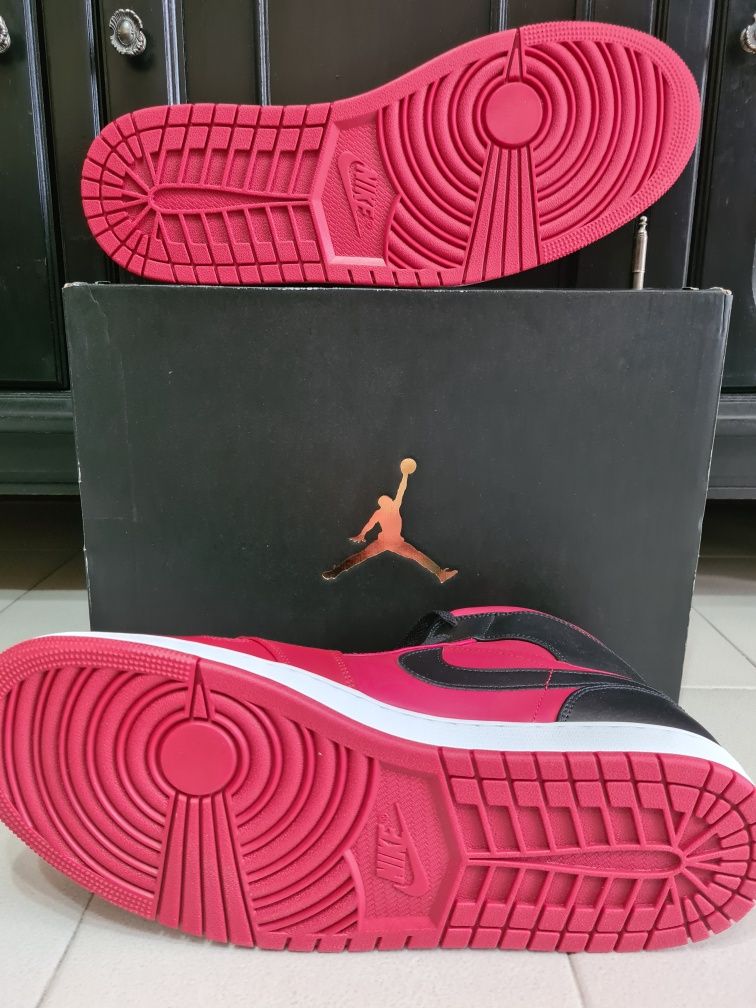 Маратонки /Кецове / NIKE AIR JORDAN 1 MID номер 49,5 и 50,5
