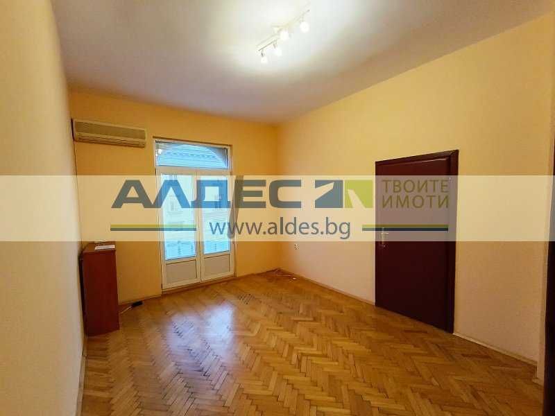 Дава се под наем Офис в София, Център - 85 кв.м за 663 € - Снимка #4