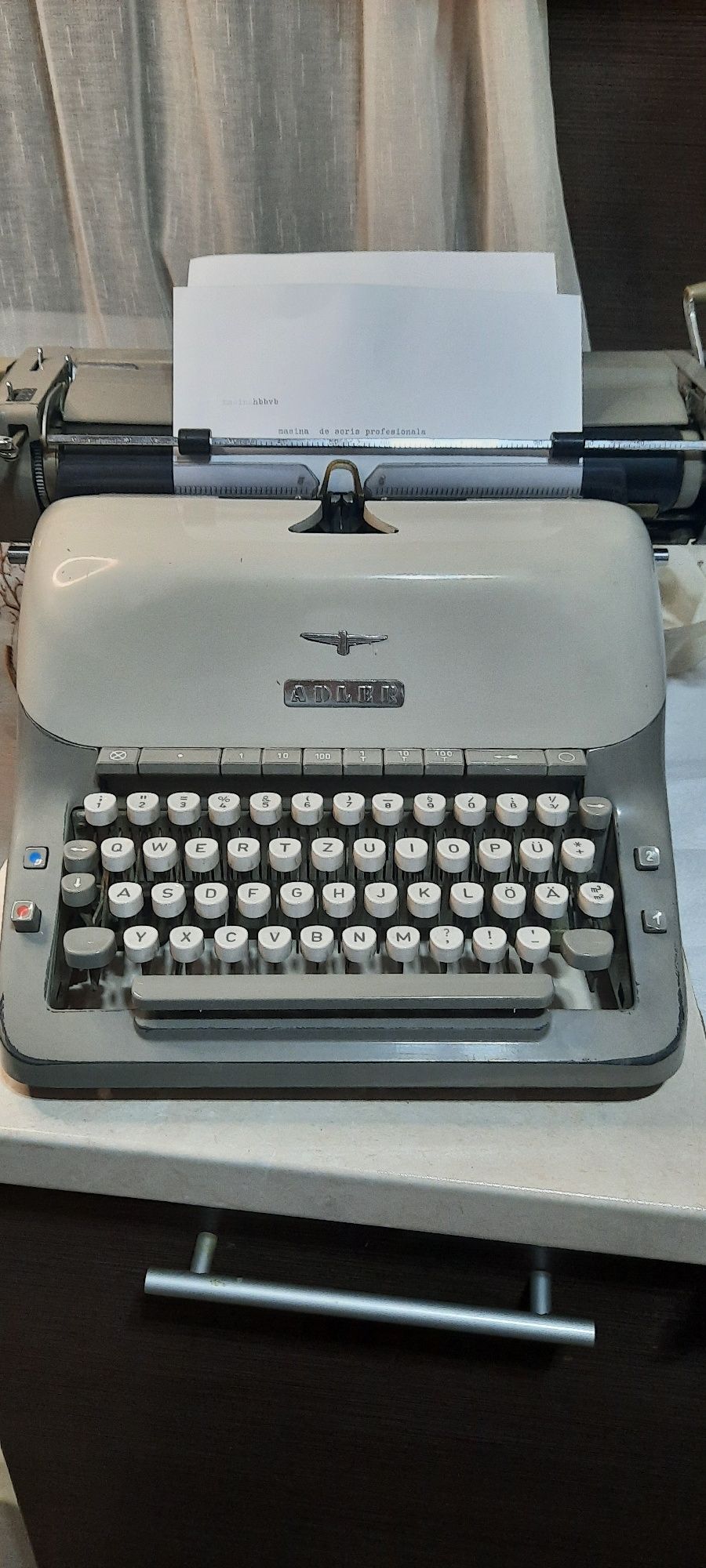 Mașină de scris Adler Universal 1960