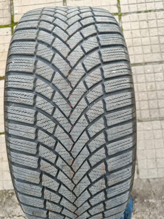 Зимни гуми  Bridgestone 215/50R17 - 4 броя
