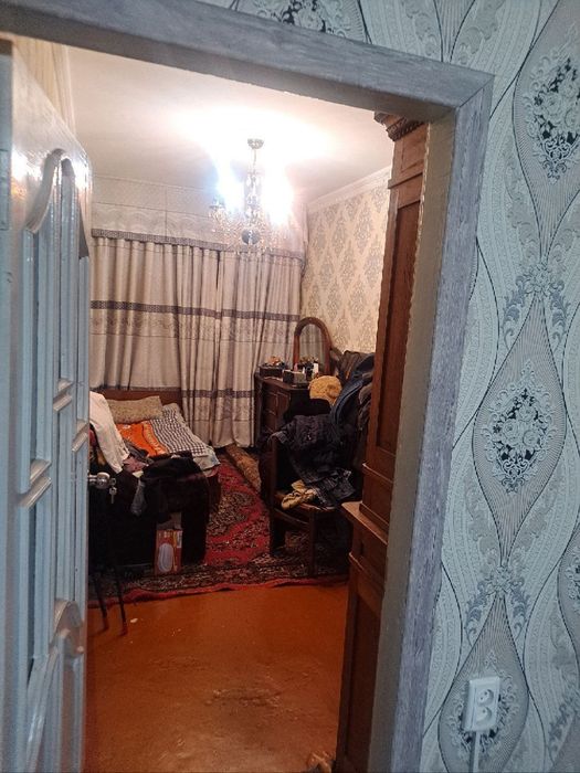 Продается 2-ком Чиланзар-19 квартал ремонт средний