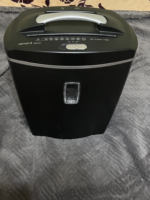 Distrugator documente Genie 580XCD