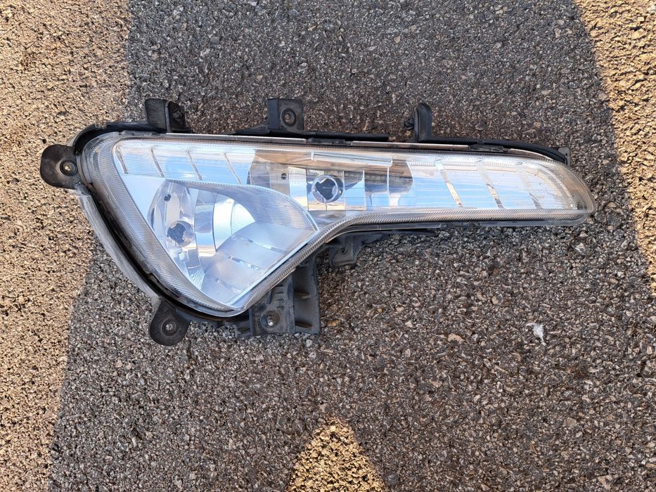 Десен халоген Kia Sportage халогени