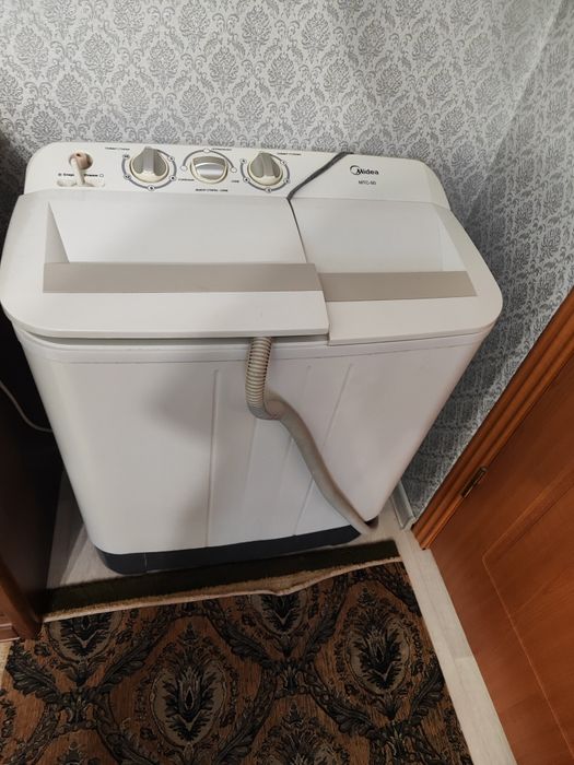 Продам машинку полу автомат