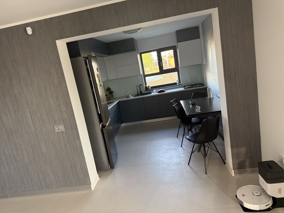 Vand casa platou targul saptamanal