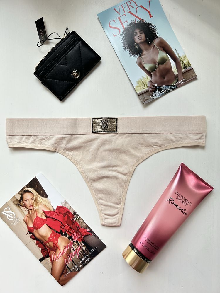 Victoria`s Secret нови оригинални дамски бикини тип прашки M размер