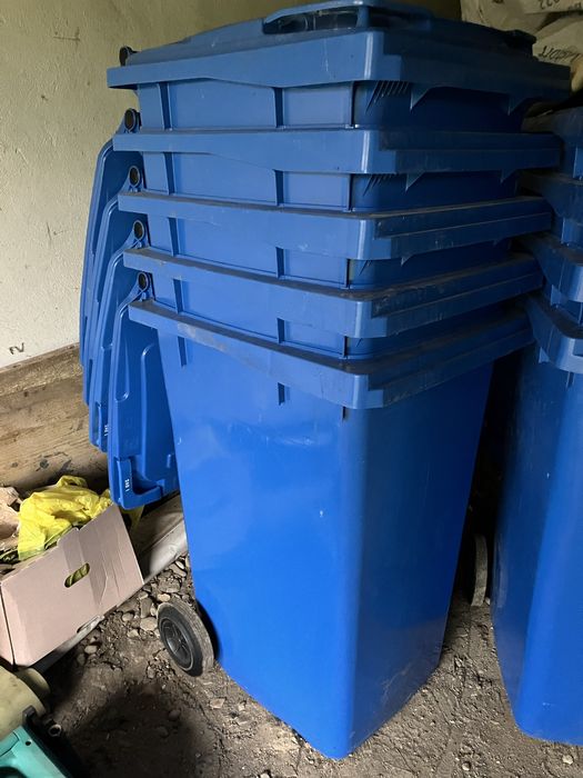 Tomberon / pubelă de gunoi 240 L NOU , culoare negru sau albastru