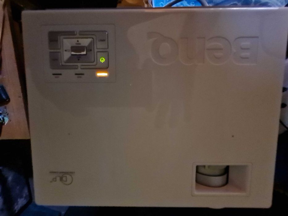 Videoproiector Benq W100