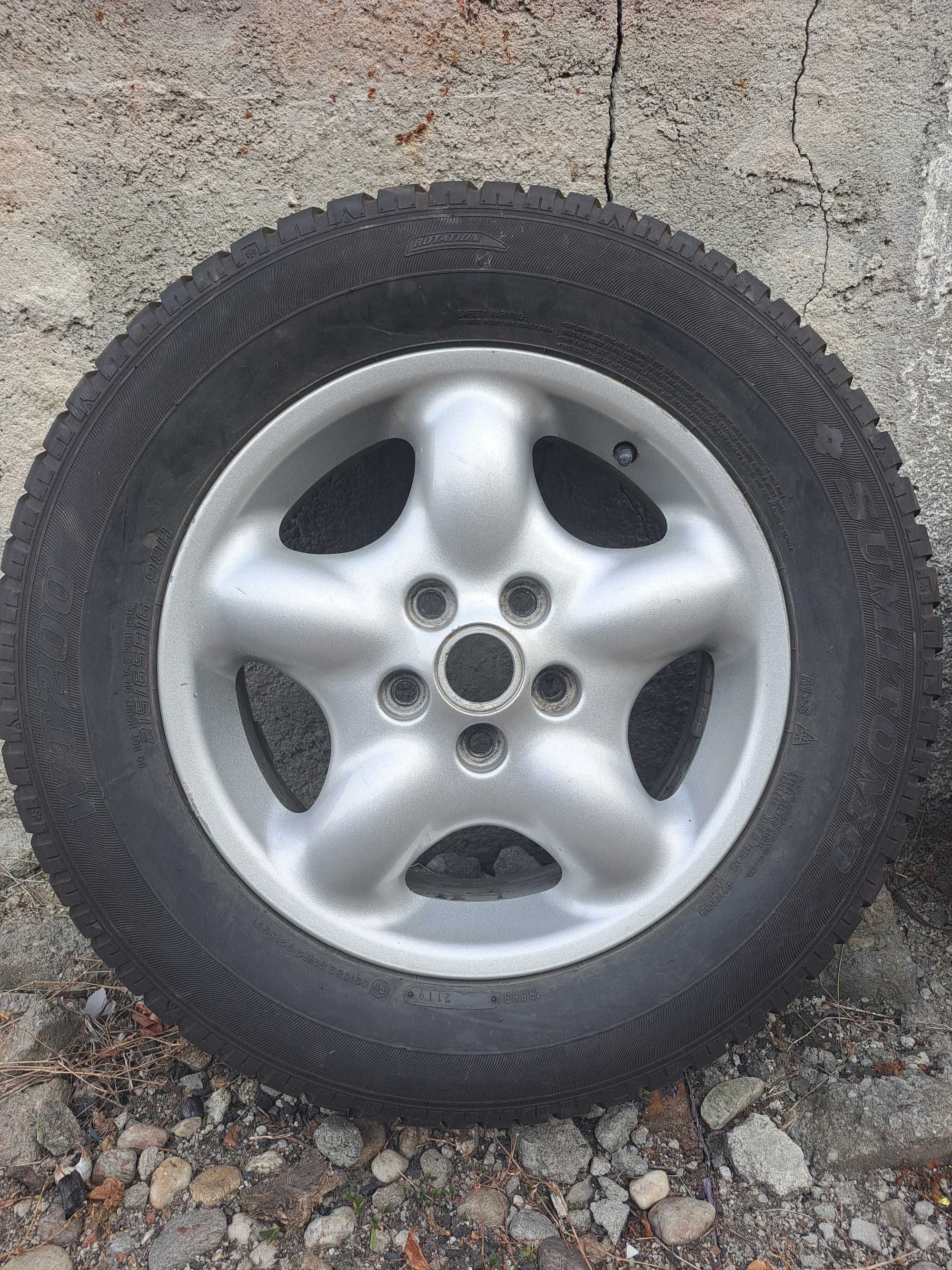 Set 4 roti originale Land Rover R16 cu anvelope iarna.