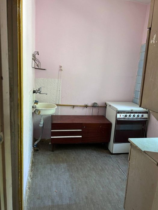 Продаётся 2/2/4 на мв.Феруза