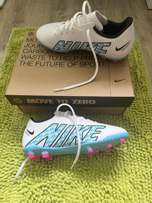 Ghete fotbal Nike Vapor 15 noi