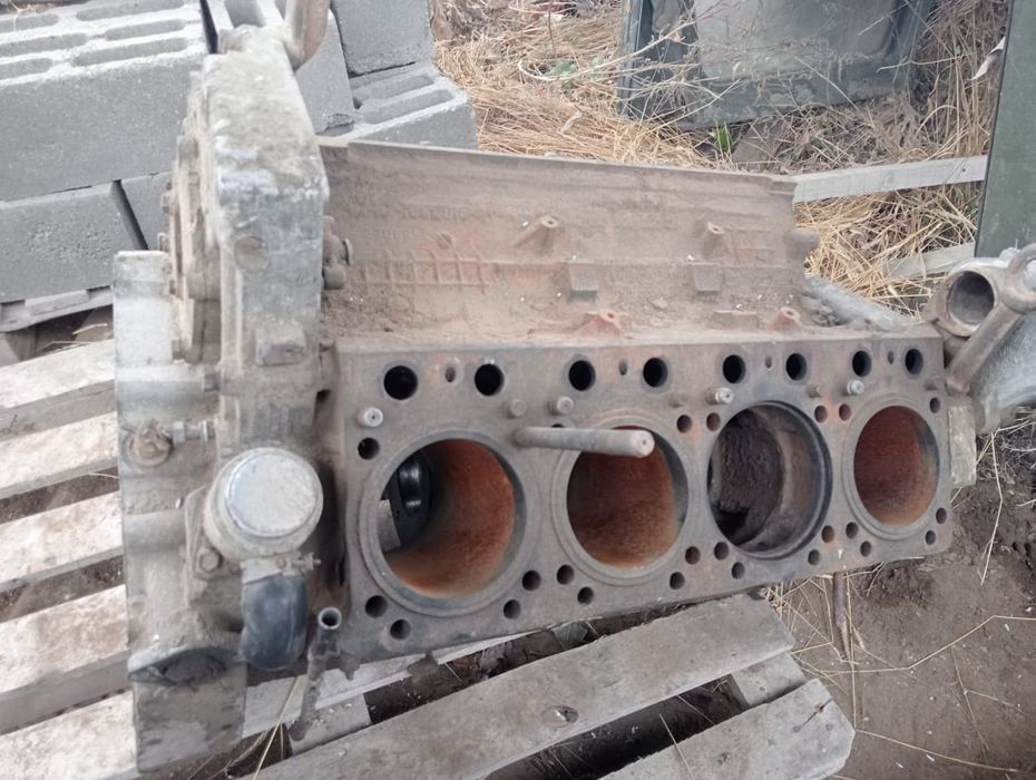 Продам Камаз блок . Поршень . Шатунь аппаратура . Задний мост