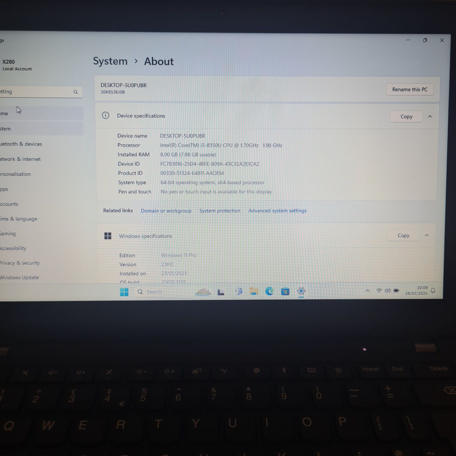 Lenovo x280 i5 8gb ram 256 ssd