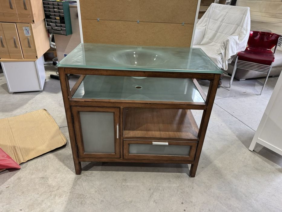 Луксозен шкаф с мивка и смесител HomeSense