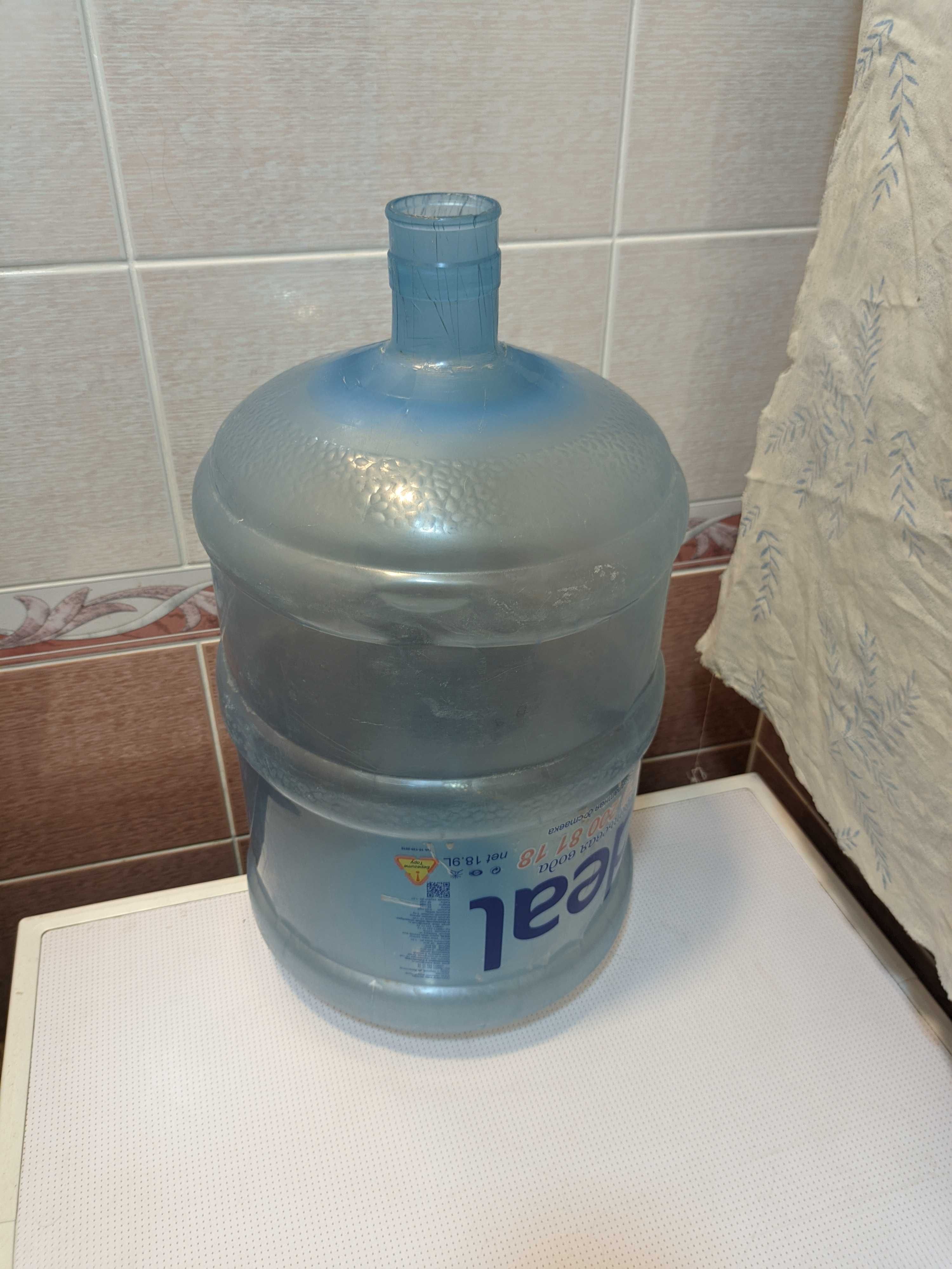 Пластиковый бутыль (19L). Баклажка.