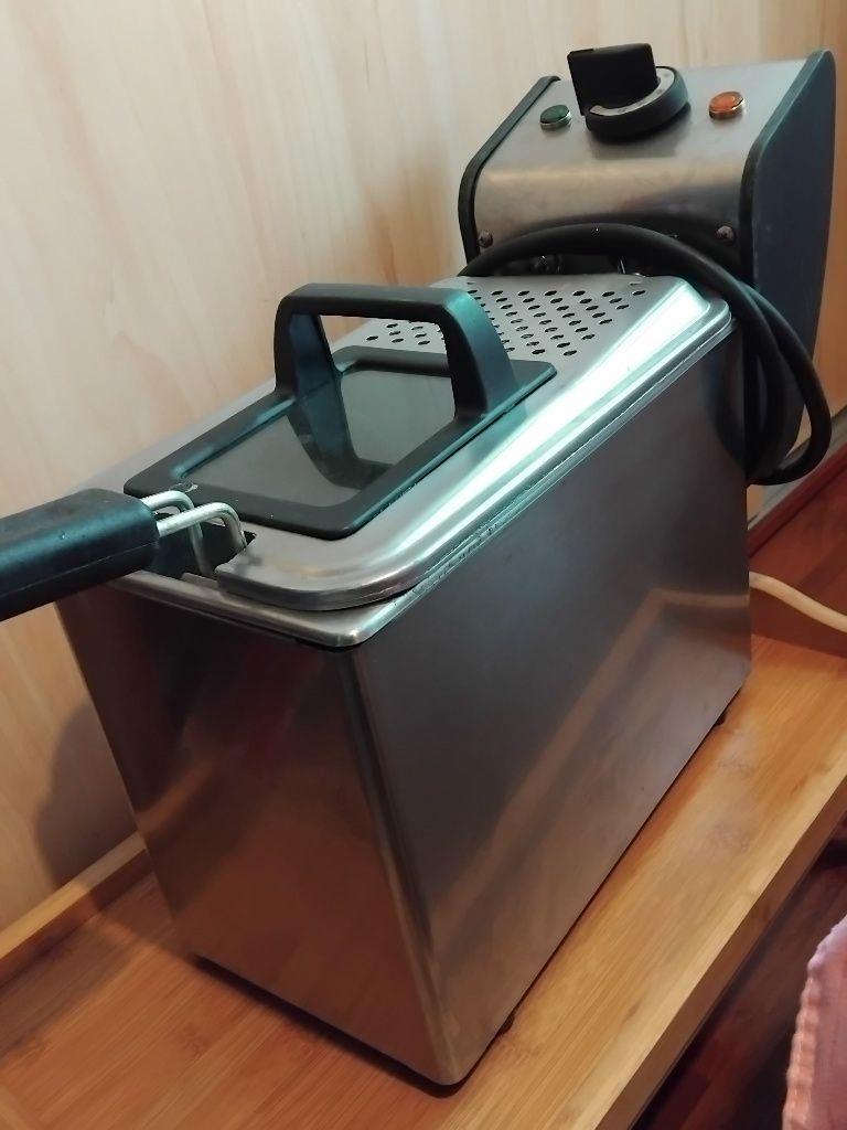 Friteuza vintage profesionala 4 litri Star10 spa, 2500 W,  foarte buna