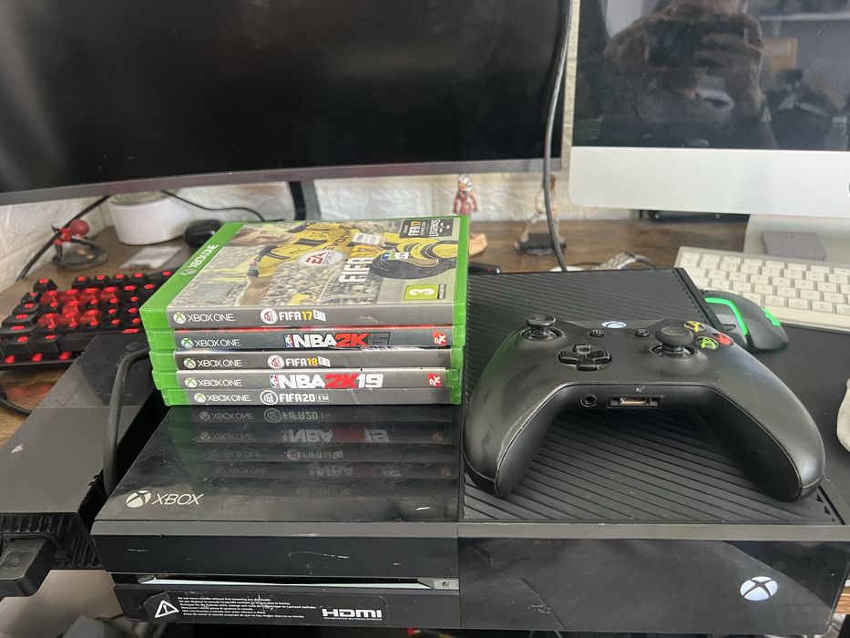 Consola Xbox one plus jocuri