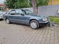 Proprietar vând Mercedes Benz 124 vandalizat