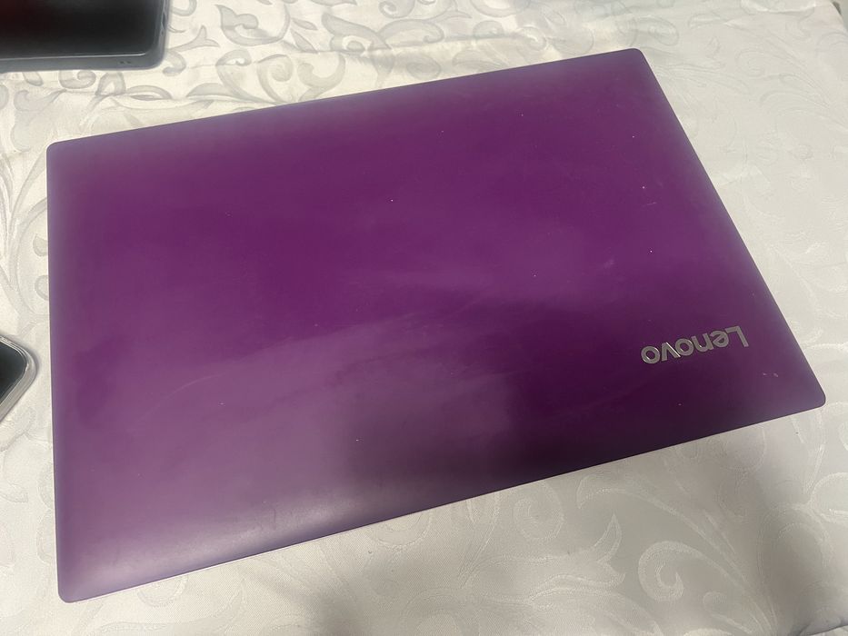 Лаптоп Lenovo ideapad320
