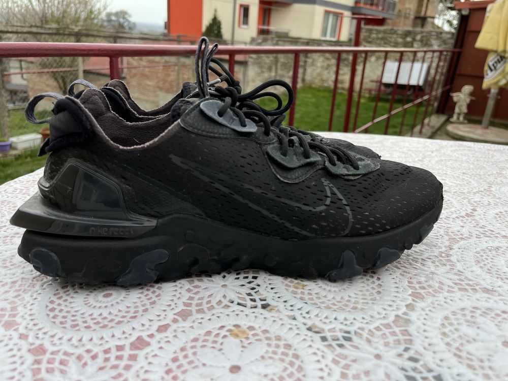 Обувки Nike React Vision