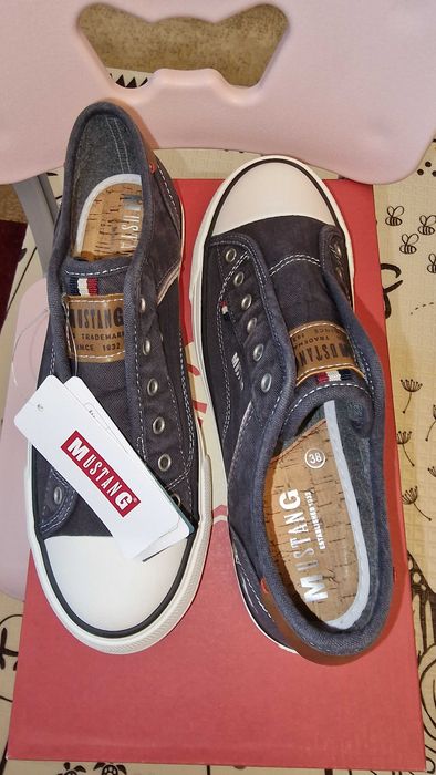 Tenisi Mustang noi marimea 38