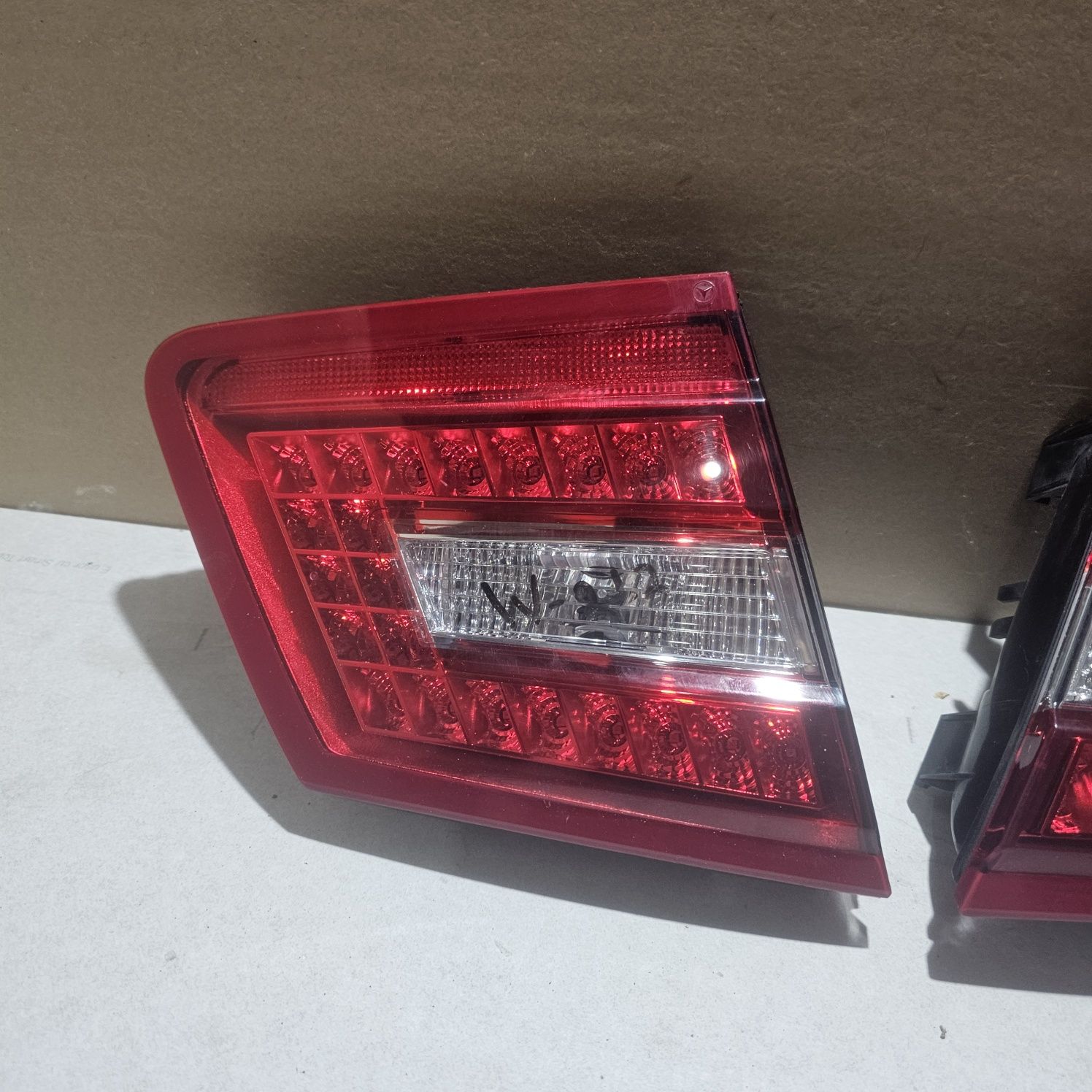 Mercedes  Е класа w212 LED Stopove. 
Вътрешни цена на брой  150лв