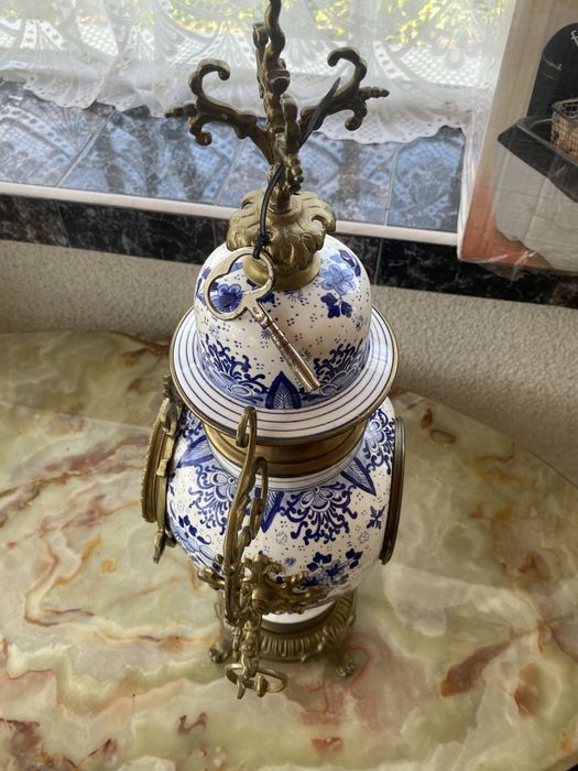 Античен колекционерски часовник с комплект свещници