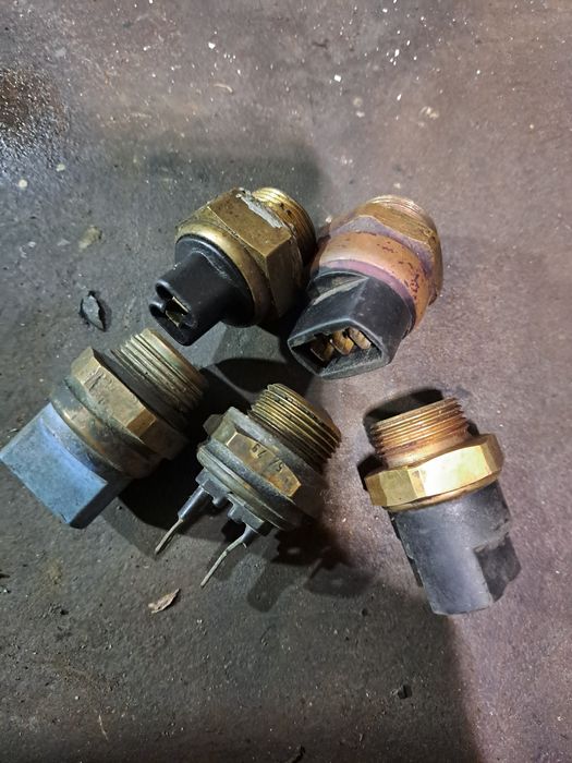 Запчасти ауди объем 2.6 или 2.0