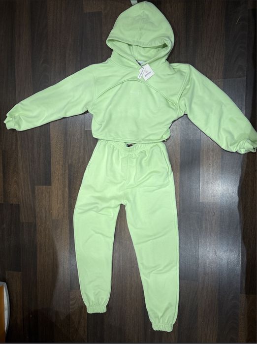 Karma сет електриково зелен