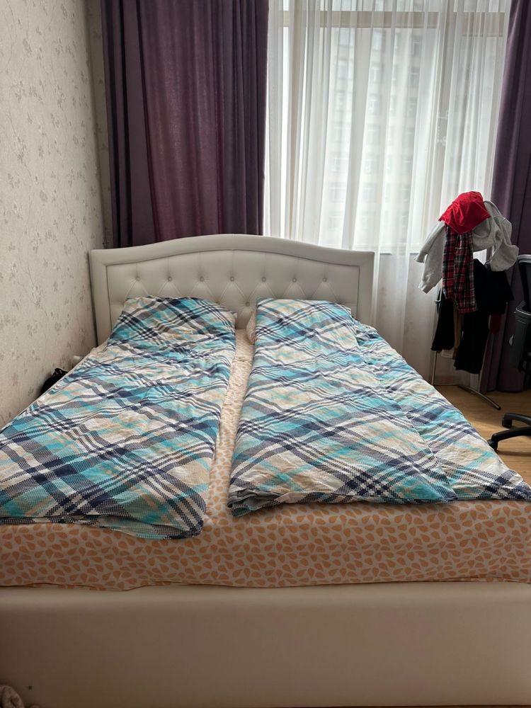 Продам ДВУСПАЛЬНУЮ кровать с матрасом