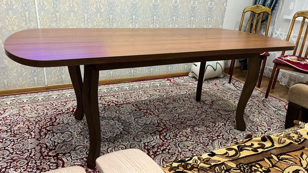 Деревянный стол