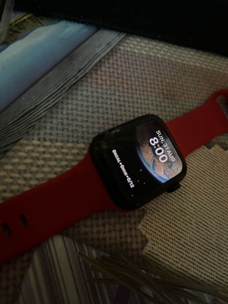 Apple Watch SE 2024 год