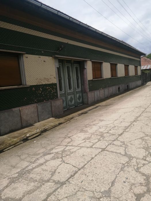 Vand casa la Domasnea