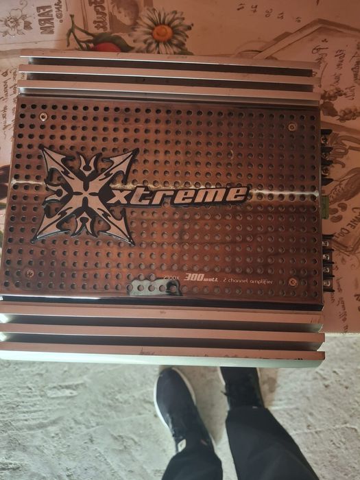 Stație Auto Xtreme 300W Cu 2 canale, functioneaza impecabil