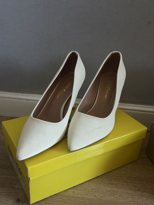 Туфли лодочки продаются