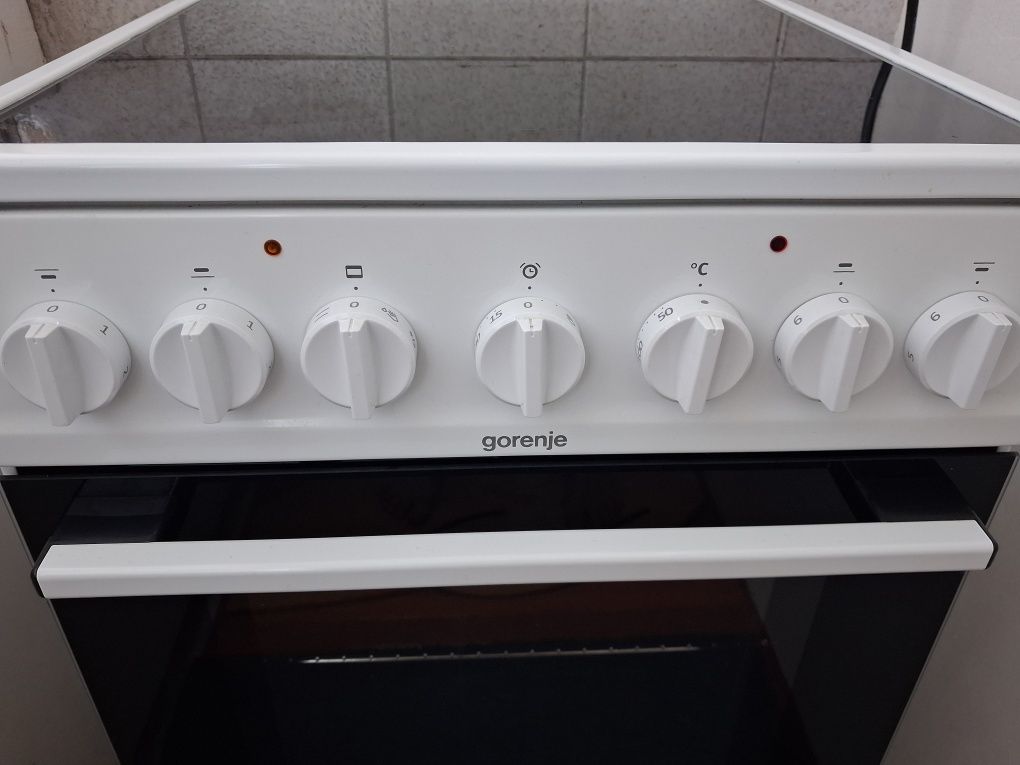 Готварска печка със стъклокерамични котлони Gorenje