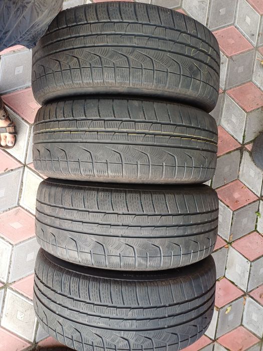 Vând 4 anvelope de iarna 245 50 r18 PIRELLI